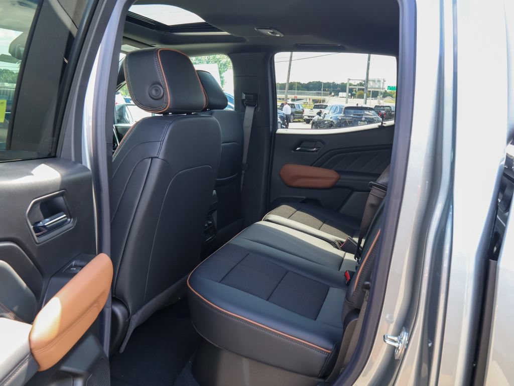 New 2026 GMC Canyon AT4 w/ Technology Plus Package AWD/4WD image 10