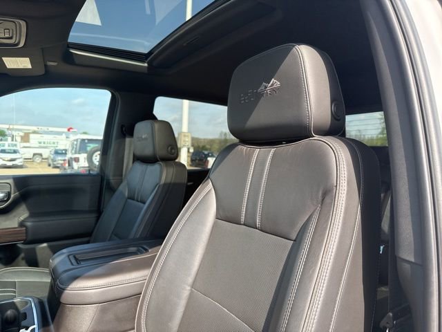 Used 2021 Chevrolet Silverado 1500 High Country w/ Technology Package AWD/4WD image 18