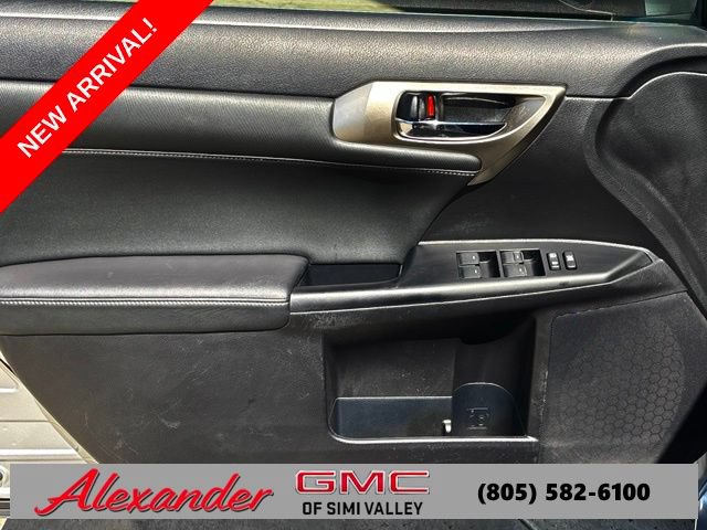 Used 2015 Lexus CT 200h w/ Navigation Package FWD image 12