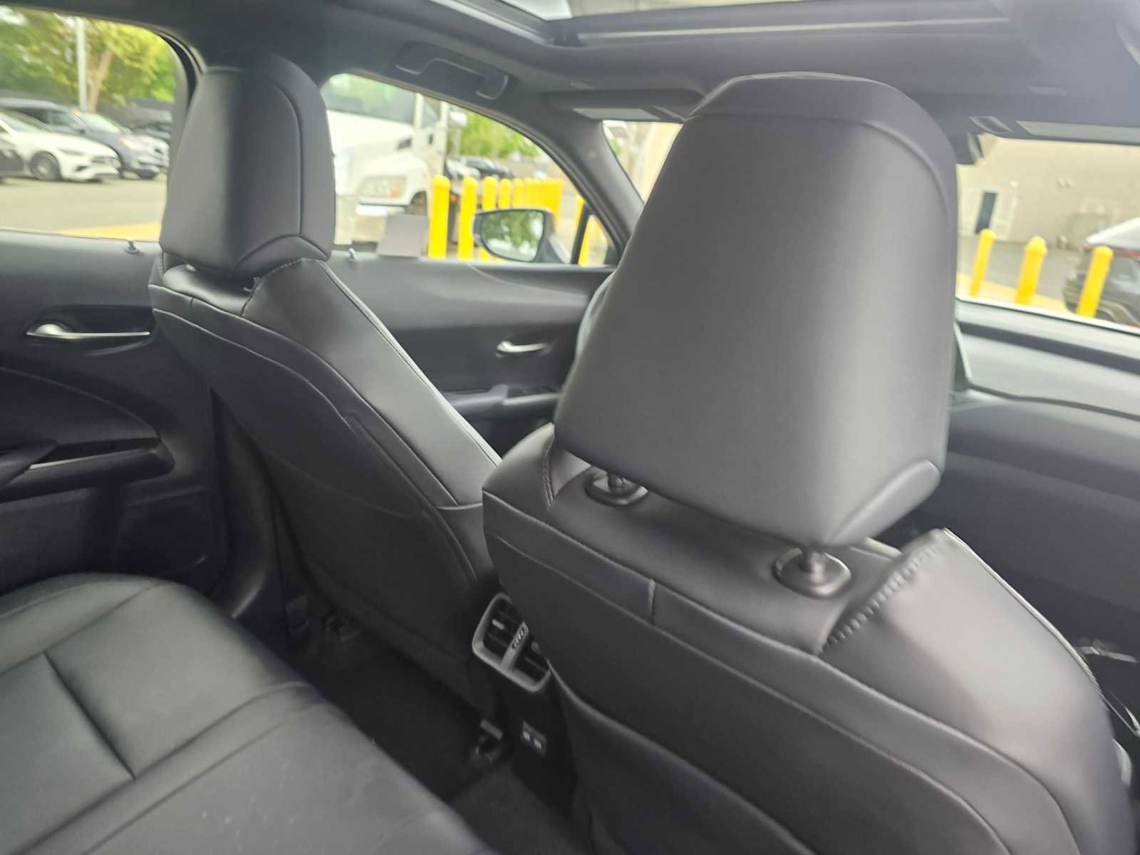 Certified 2025 Lexus UX 300h FWD w/ Accessory Package (Z2) image 15