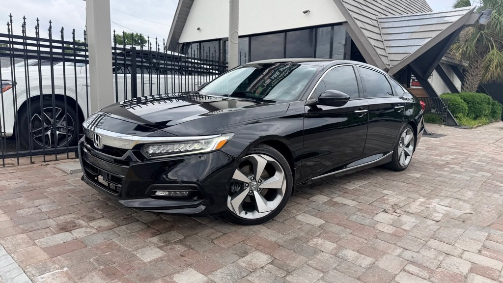 Used 2018 Honda Accord Touring image 1