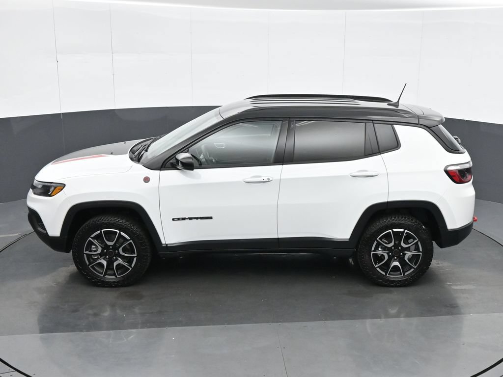 Used 2026 Jeep Compass Trailhawk AWD/4WD image 22