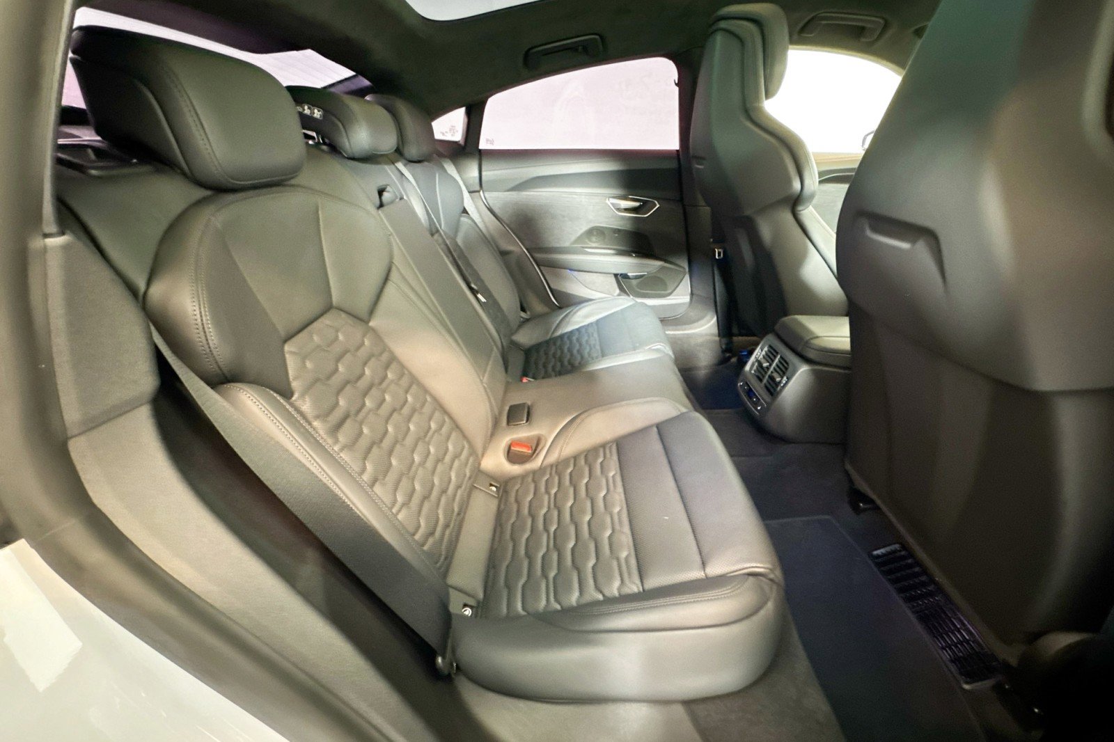 Used 2024 Audi RS e-tron GT w/ Carbon Performance Package image 25