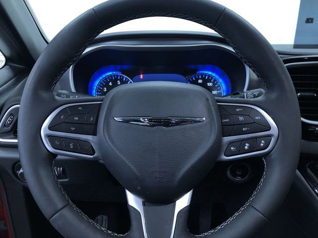 Used 2025 Chrysler Pacifica Select image 26