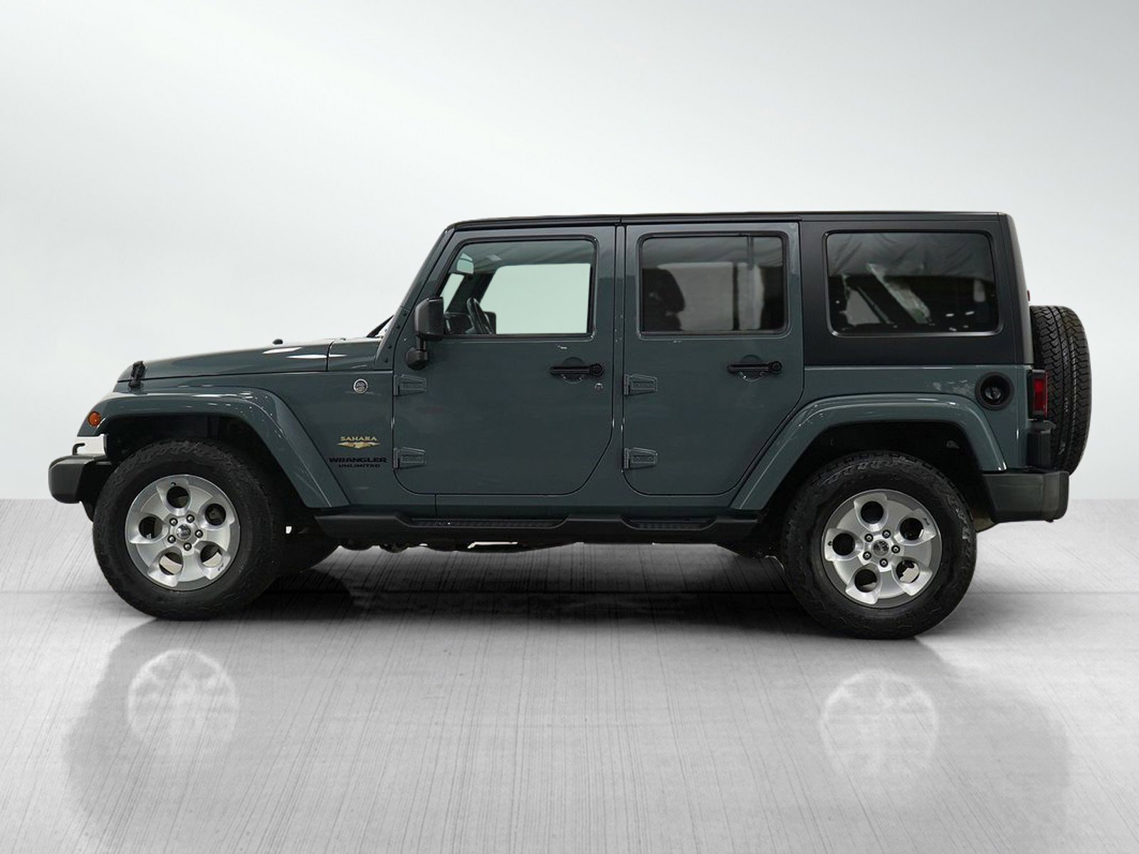 Used 2014 Jeep Wrangler Unlimited Sahara w/ Connectivity Group image 2