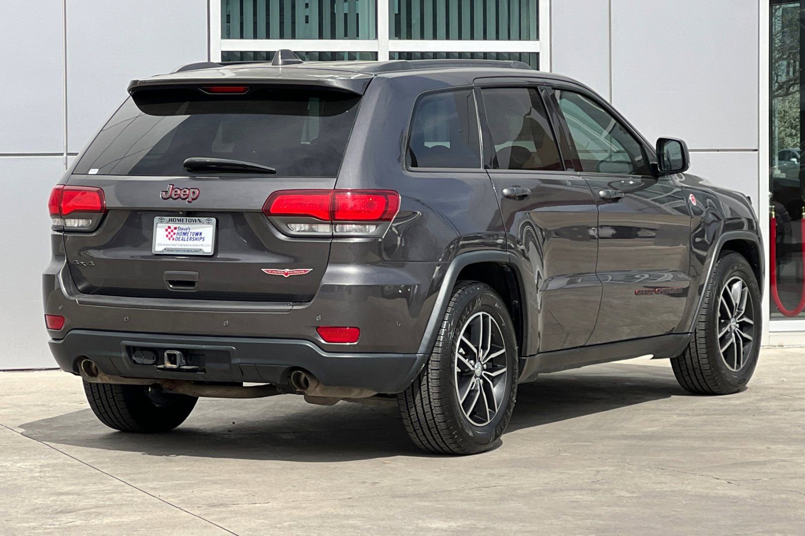 Used 2018 Jeep Grand Cherokee Trailhawk image 4