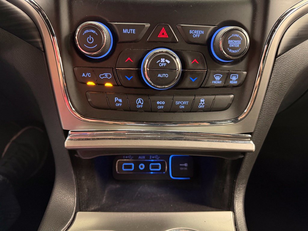 Used 2021 Jeep Grand Cherokee Laredo AWD/4WD image 27