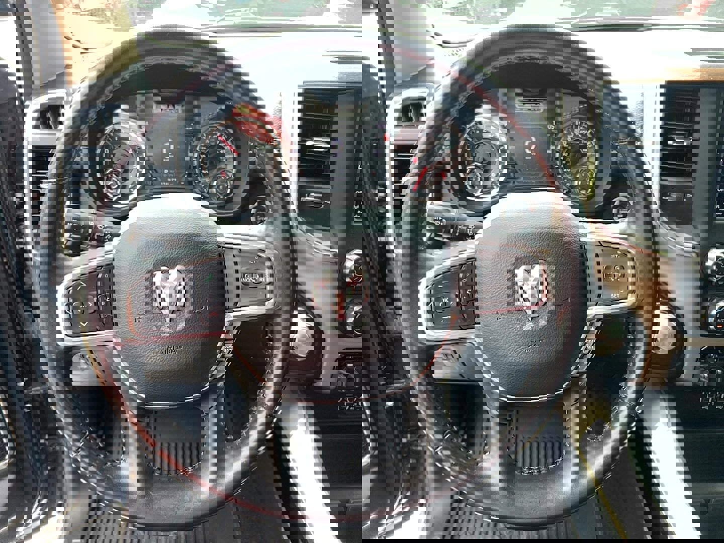 Used 2021 RAM 1500 Laramie AWD/4WD image 17