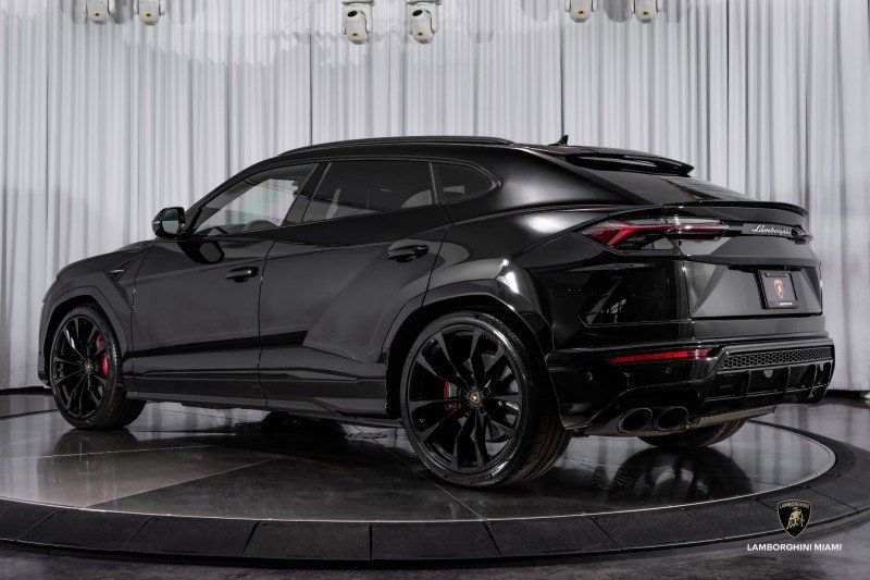 Used 2019 Lamborghini Urus image 12