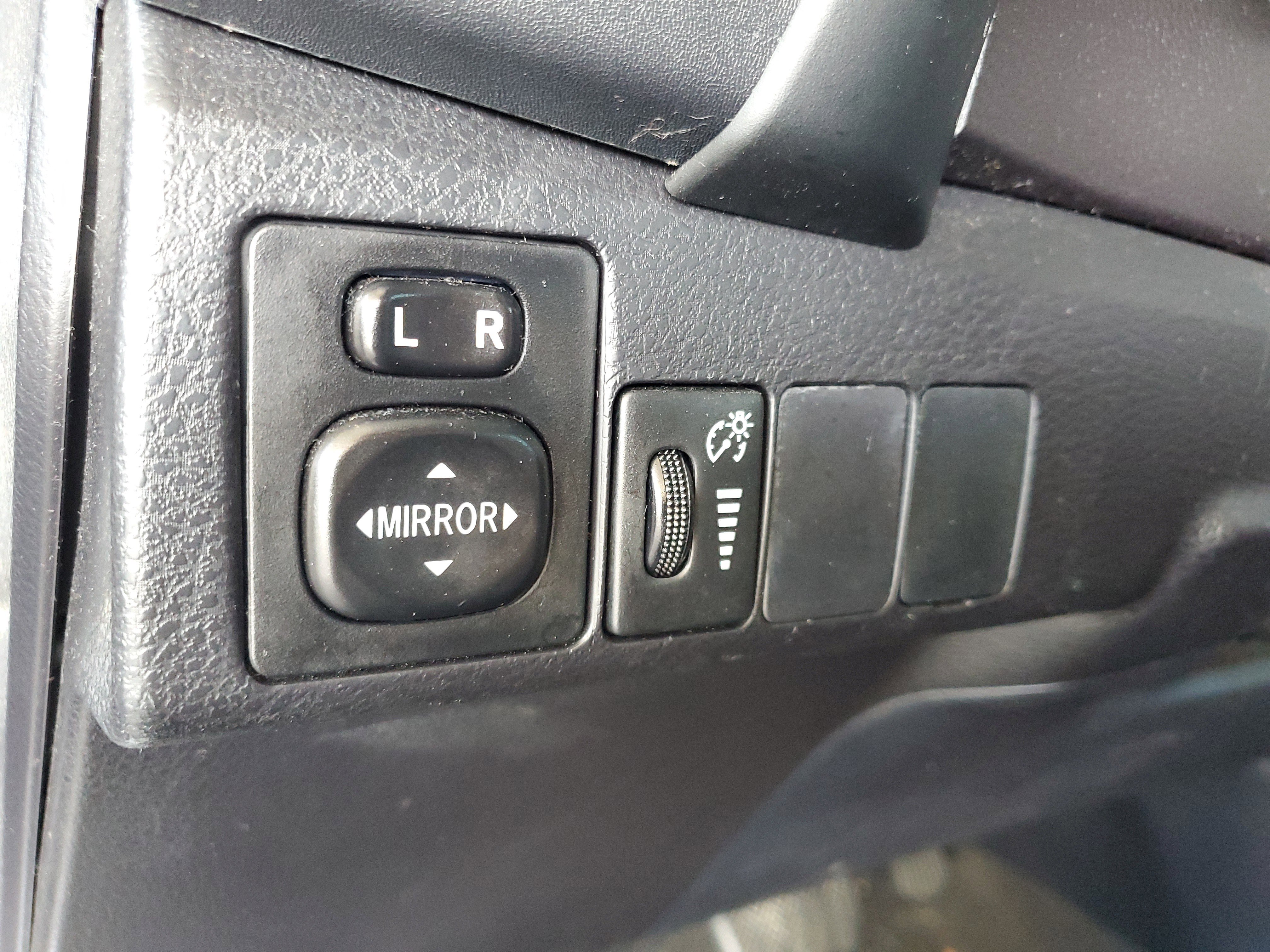 Used 2018 Toyota Corolla LE FWD image 21