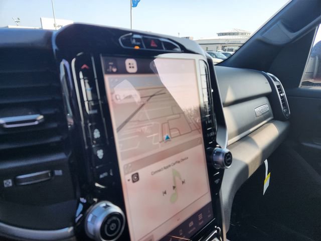 New 2026 RAM 1500 4x4 Crew Cab image 17