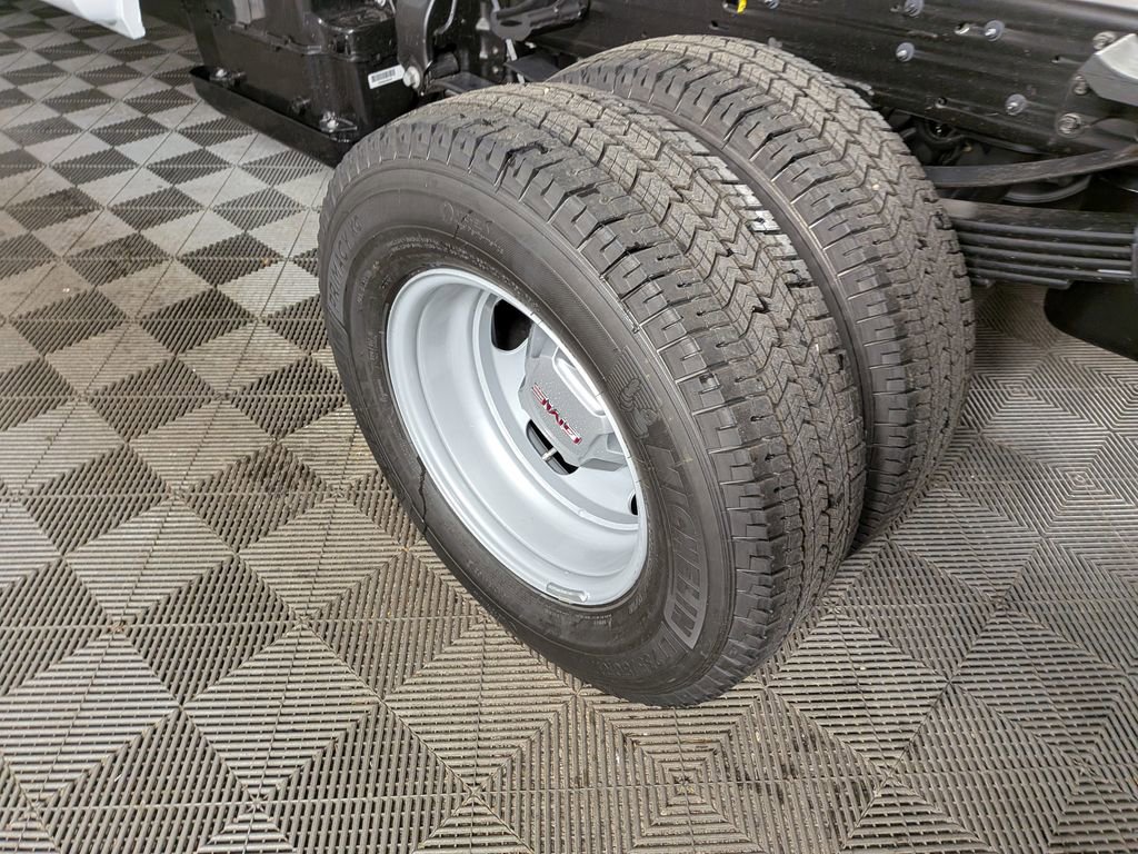 New 2026 GMC Sierra 3500 Pro w/ Convenience Package image 11