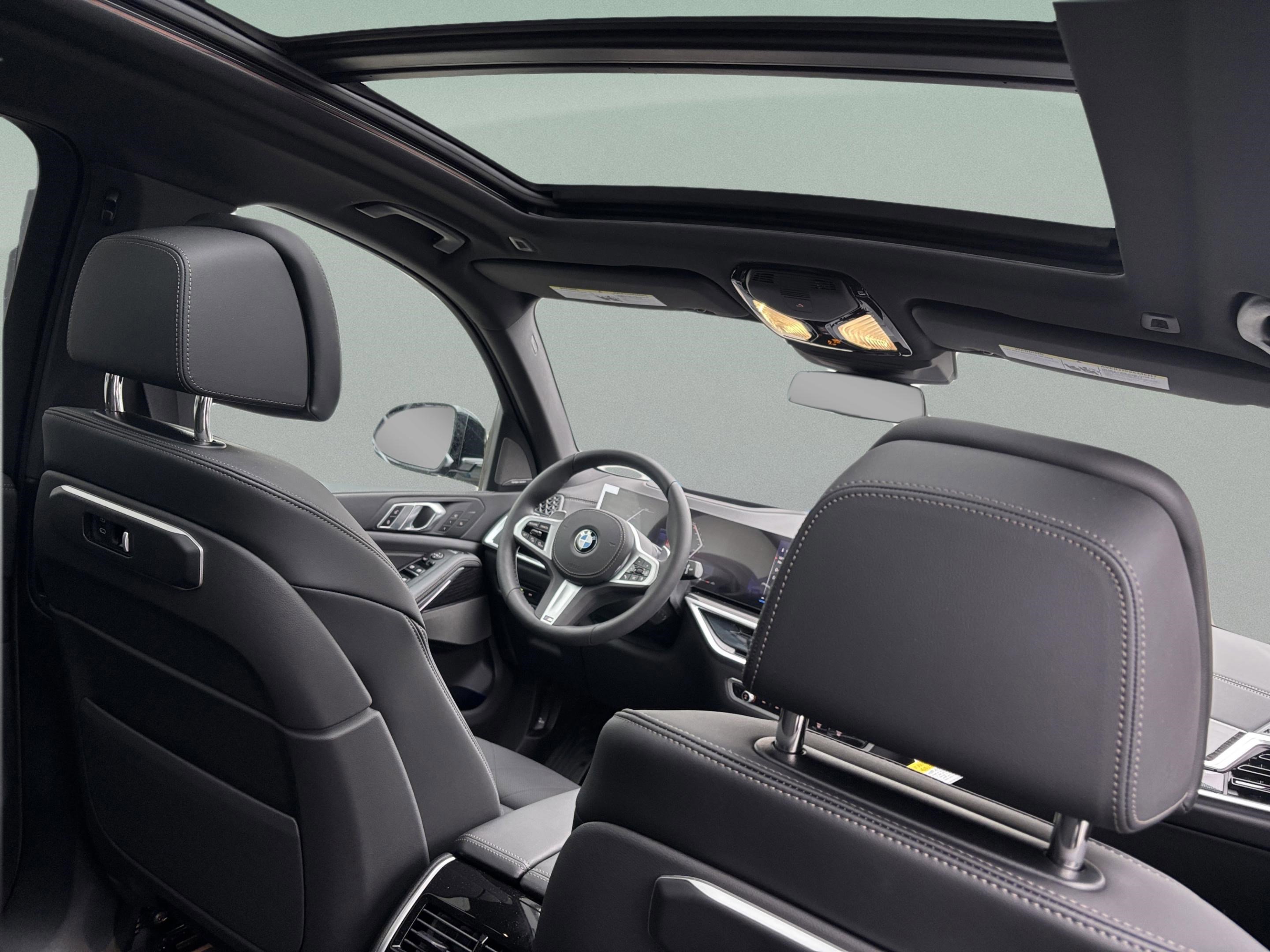 Used 2026 BMW X5 xDrive40i w/ M Sport Package image 32