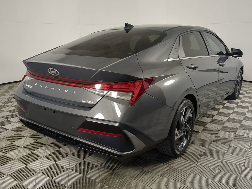 Certified 2024 Hyundai Elantra Limited image 5