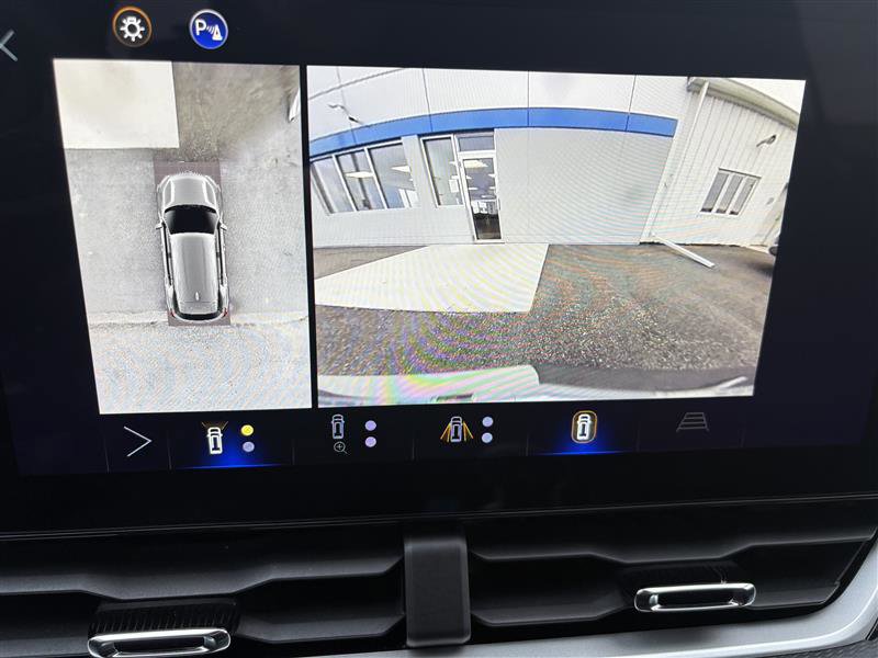 Used 2025 Chevrolet Equinox LT w/ Convenience Package II image 15