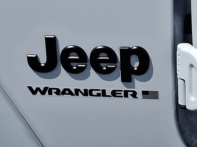 New 2025 Jeep Wrangler Sahara image 10