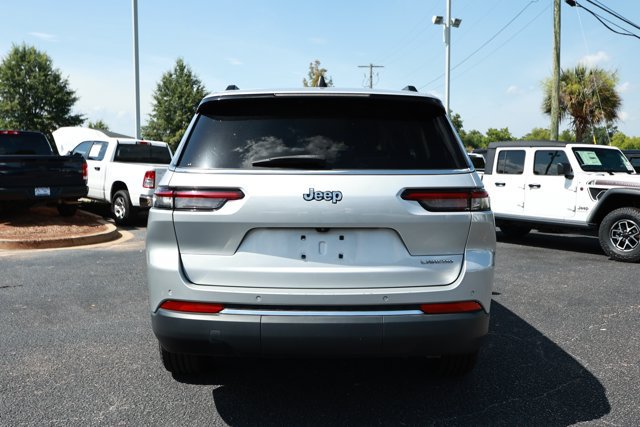 Used 2023 Jeep Grand Cherokee L Laredo RWD image 7