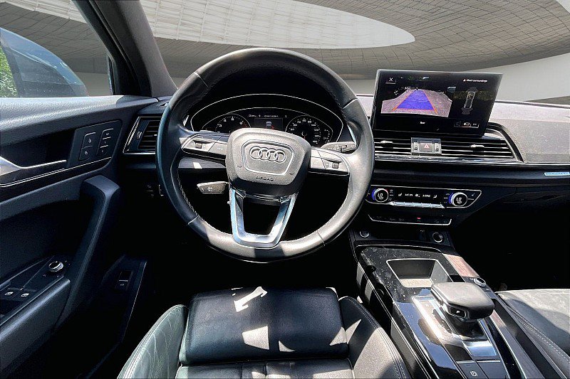 Used 2022 Audi Q5 2.0T Premium w/ Convenience Package AWD/4WD image 4