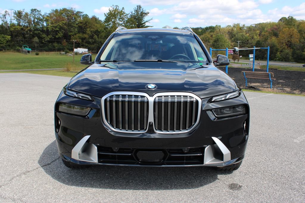 New 2026 BMW X7 xDrive40i w/ Executive Package image 3