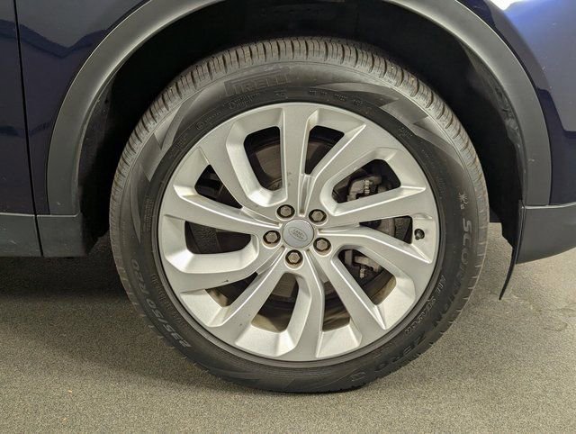 Used 2022 Land Rover Discovery Sport SE image 12