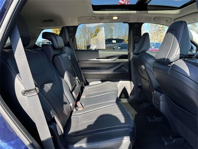 Used 2023 INFINITI QX60 Pure image 12