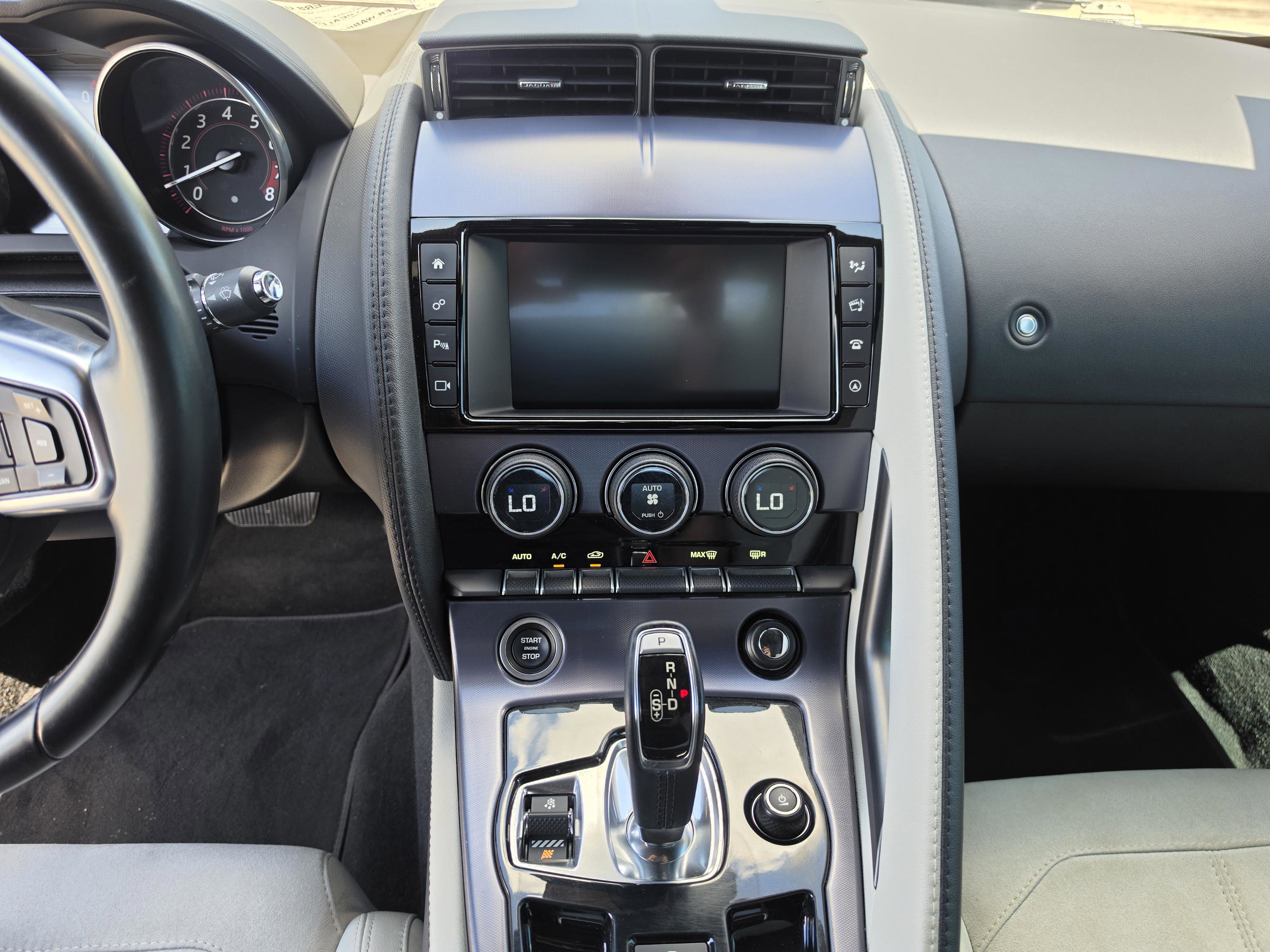 Used 2018 Jaguar F-TYPE Convertible image 19