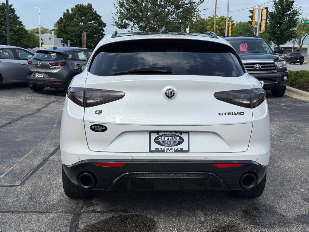 Used 2021 Alfa Romeo Stelvio Ti Sport AWD/4WD image 4