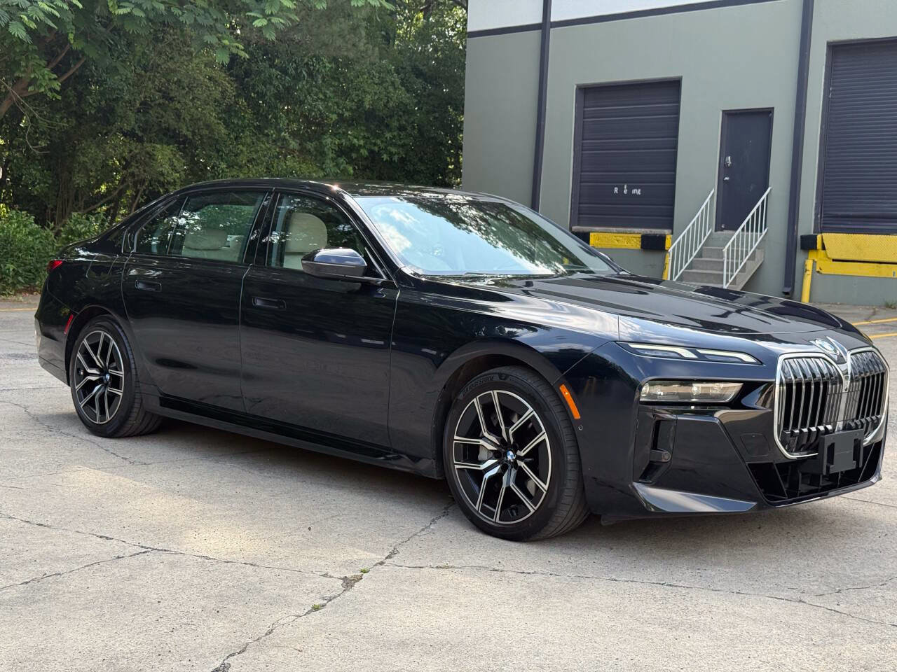 Used 2023 BMW 760i xDrive AWD/4WD image 12