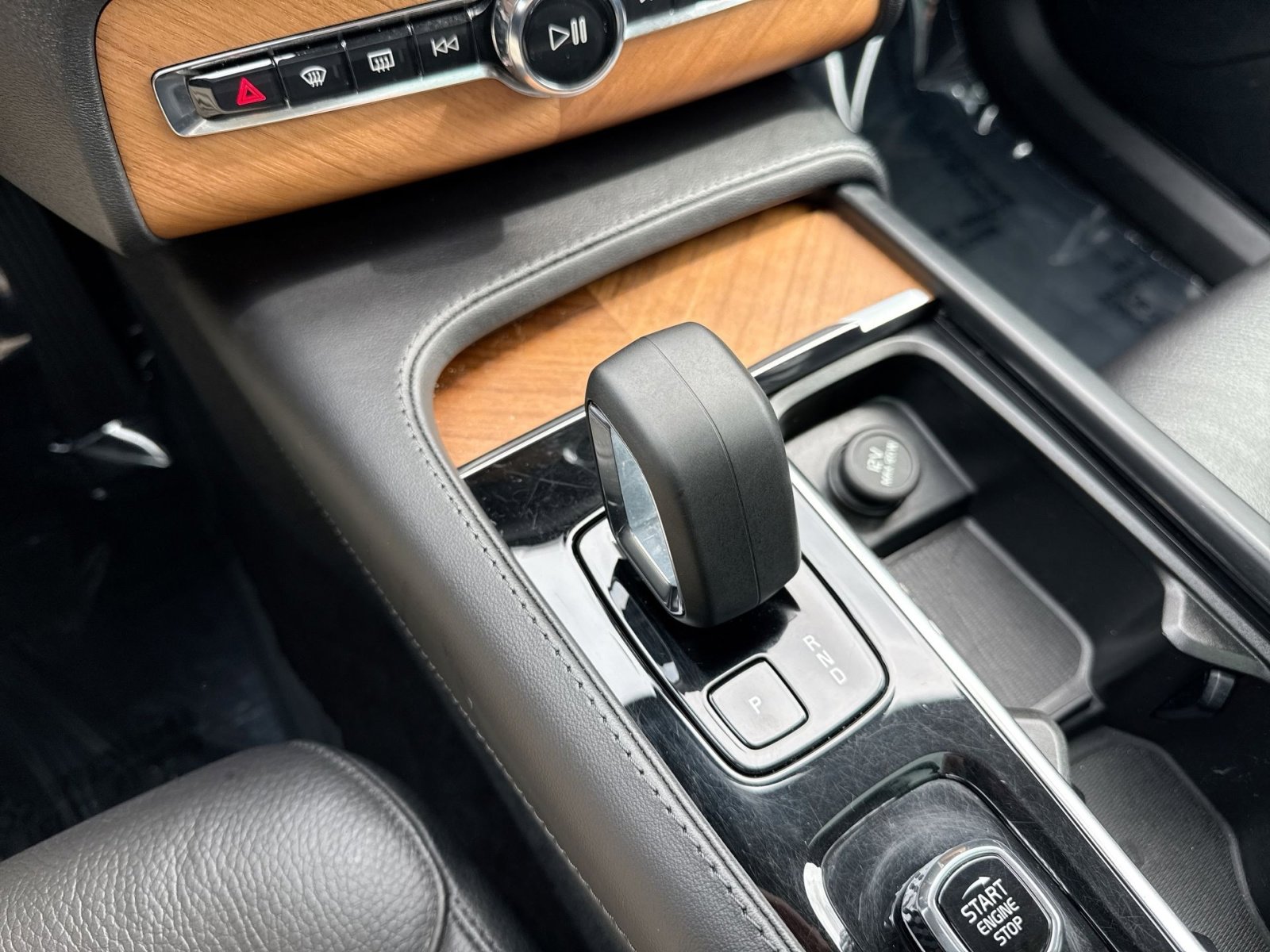 Certified 2023 Volvo XC90 B5 Plus w/ Protection Package Premier AWD/4WD image 22