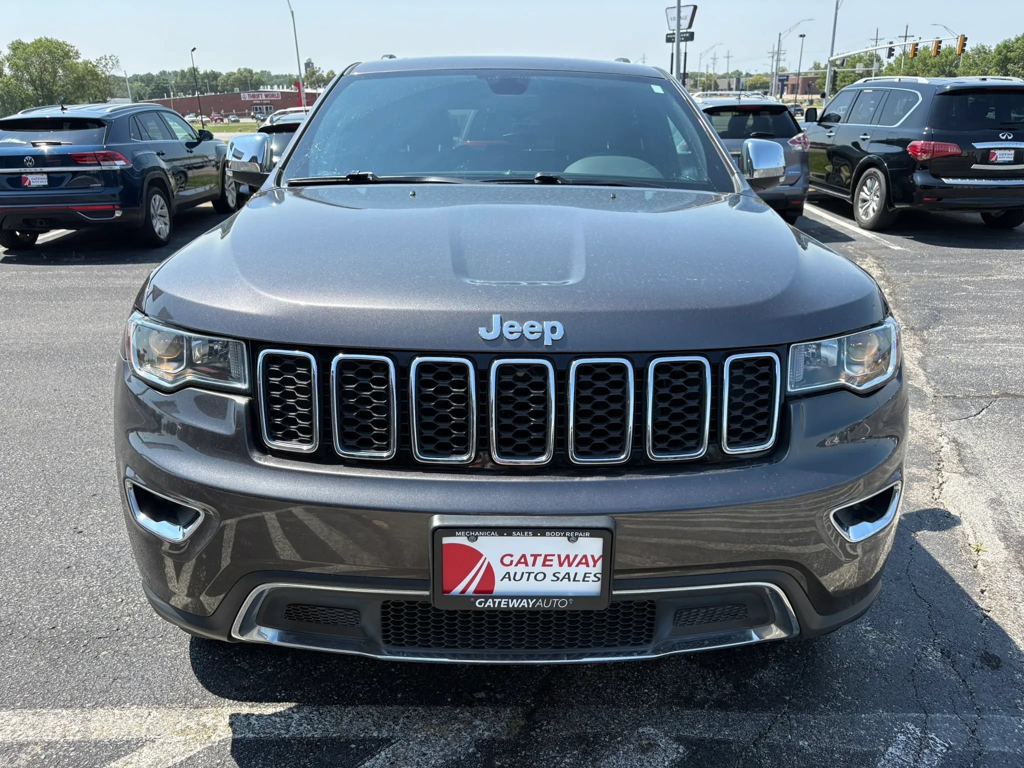 Used 2020 Jeep Grand Cherokee Limited AWD/4WD image 8