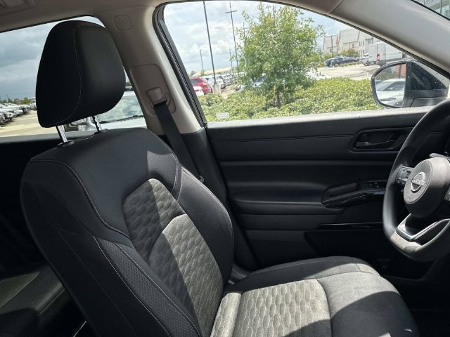 Used 2023 Nissan Pathfinder S FWD image 15