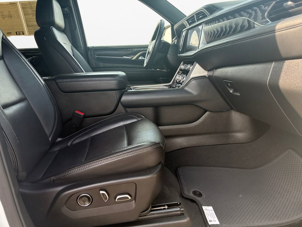 Used 2024 GMC Yukon Denali image 24