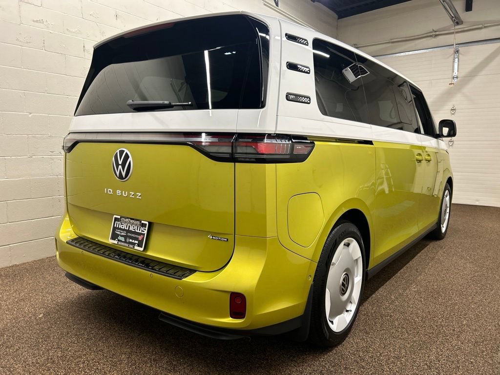 Used 2025 Volkswagen ID. Buzz 1st Edition AWD/4WD image 2