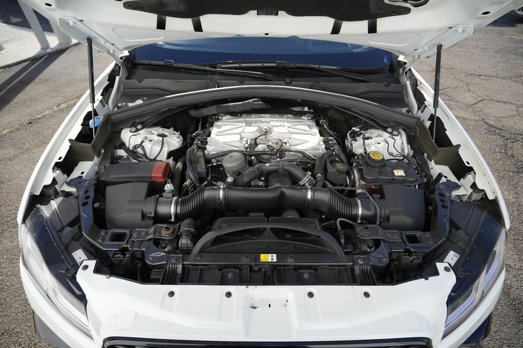 Used 2022 Jaguar F-PACE SVR image 17