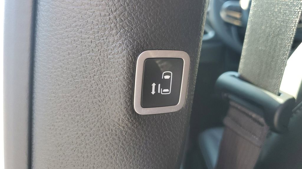 New 2026 Chrysler Pacifica Select image 15