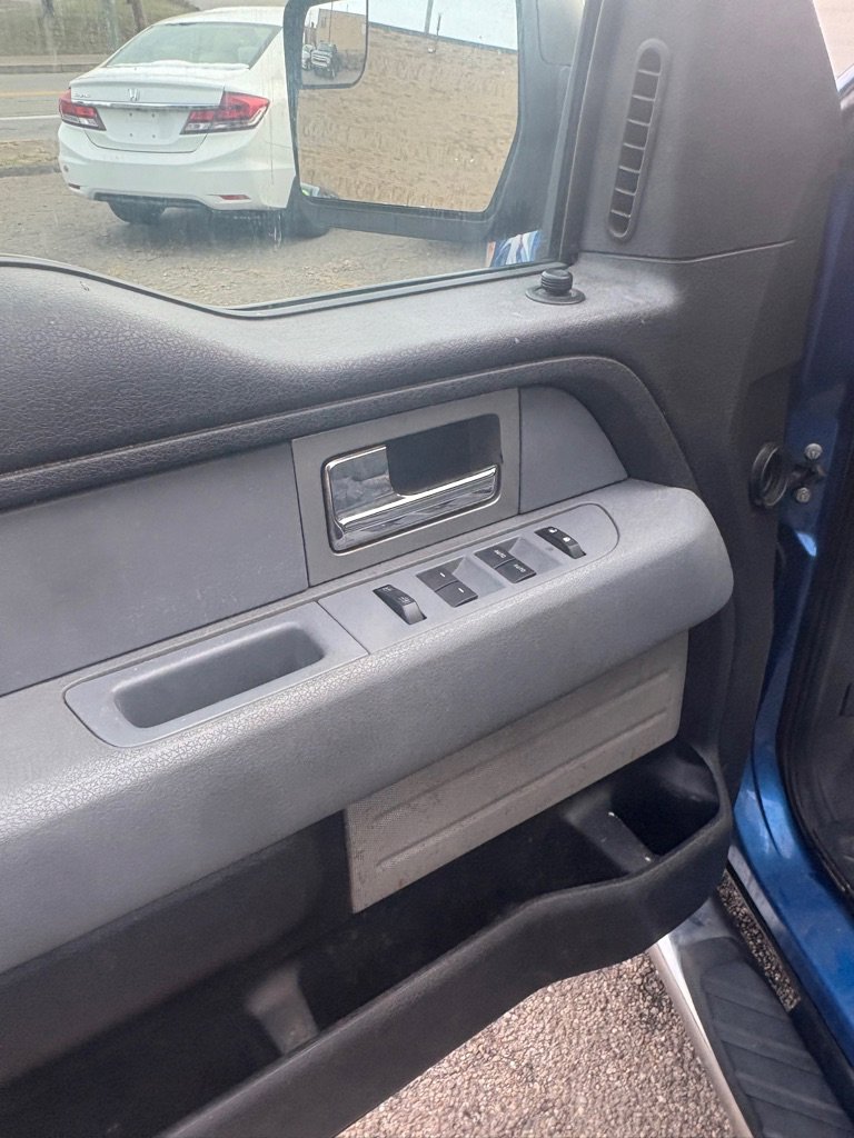 Used 2011 Ford F150 STX w/ STX Decor Pkg image 6