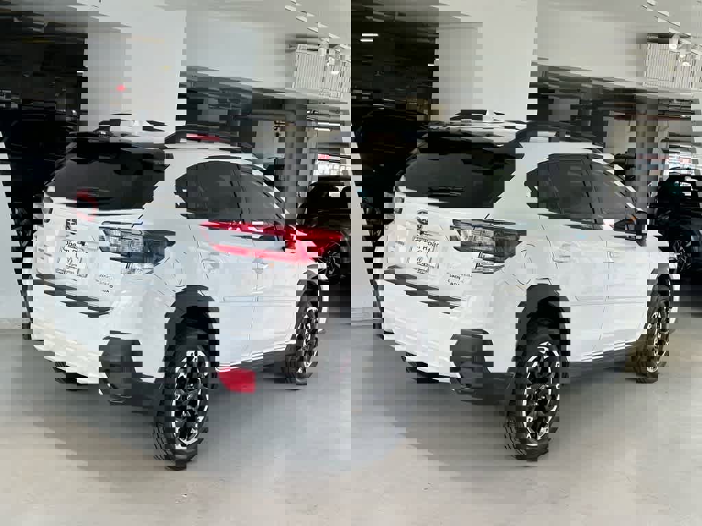 Used 2023 Subaru Crosstrek 2.0i Premium image 4