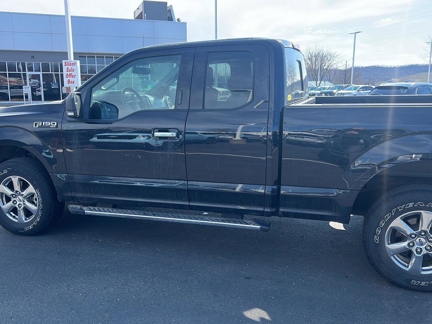 Used 2020 Ford F150 XLT w/ Equipment Group 302A Luxury image 11