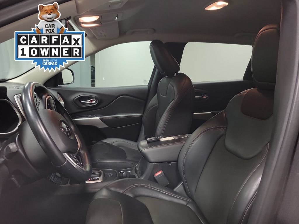 Used 2018 Jeep Cherokee Latitude Plus w/ Comfort/Convenience Group FWD image 15