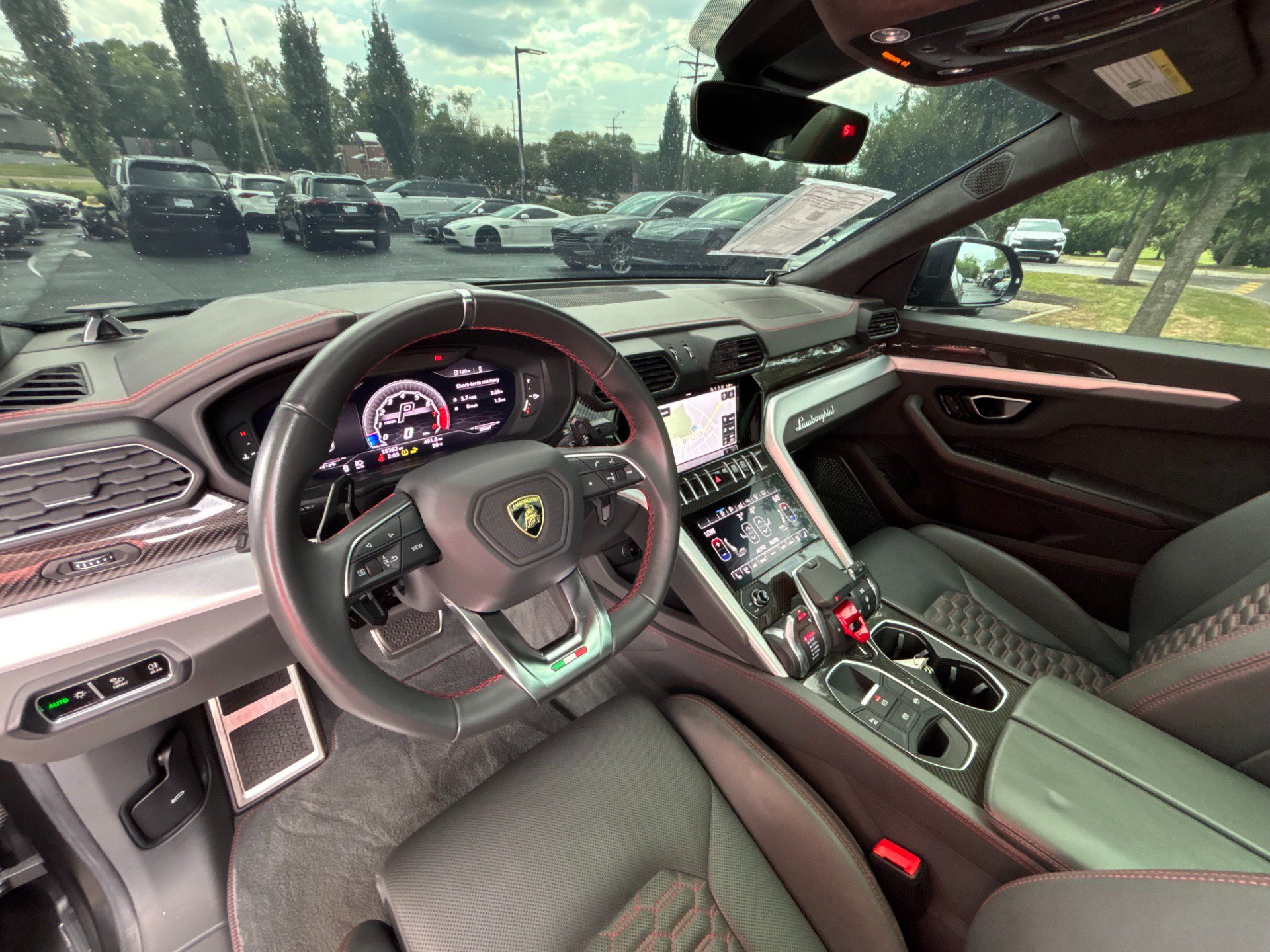 Used 2020 Lamborghini Urus AWD/4WD image 11
