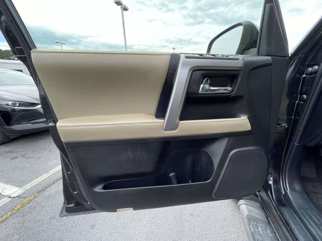 Used 2019 Toyota 4Runner SR5 Premium AWD/4WD image 24