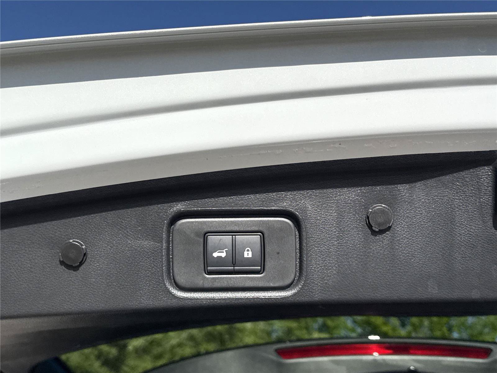 Used 2025 Nissan Pathfinder Platinum w/ Cargo Package FWD image 25