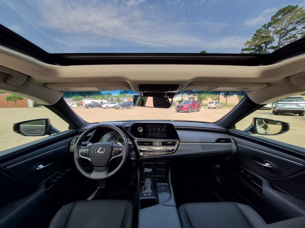 Used 2022 Lexus ES 300h w/ Premium Package FWD image 16