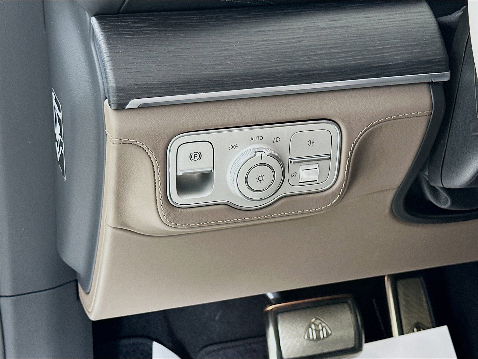 New 2026 Mercedes-Benz Maybach GLS 600 4MATIC image 11