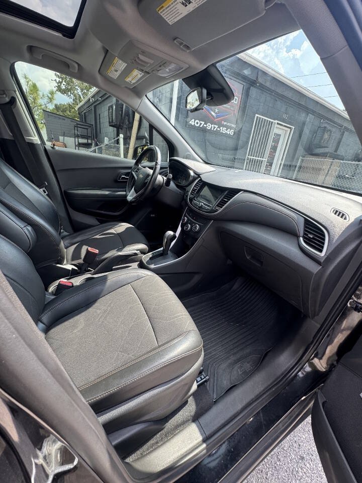 Used 2018 Chevrolet Trax LT w/ Sun & Sound Package AWD/4WD image 12