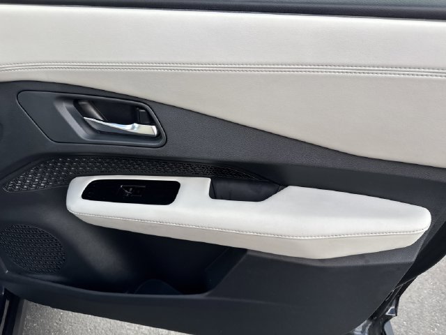 Certified 2024 Nissan Ariya AWD image 26