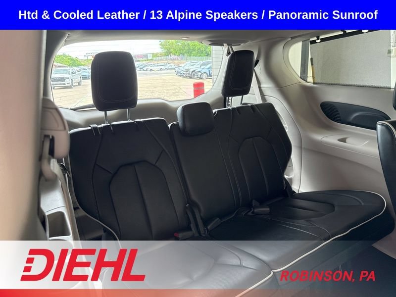 Used 2023 Chrysler Pacifica Limited FWD image 12
