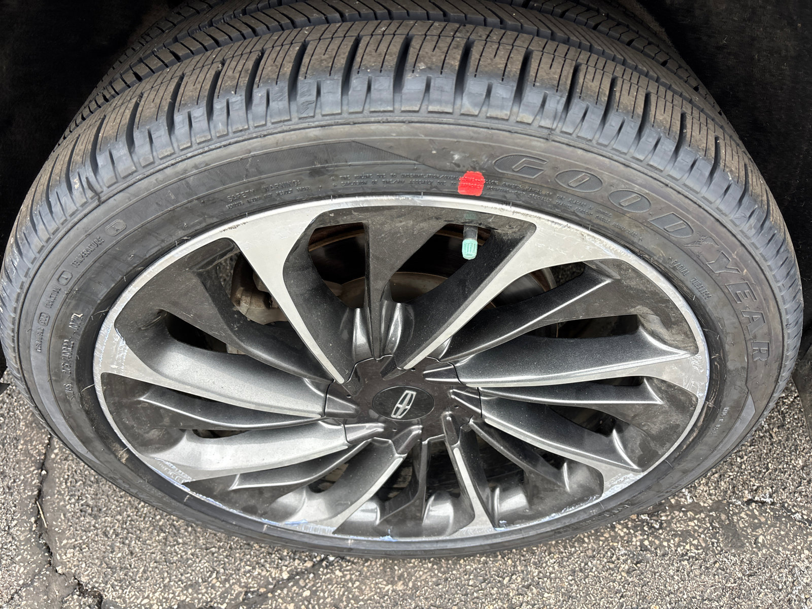 Certified 2023 Lincoln Aviator Reserve w/ Equipment Group 201A image 10