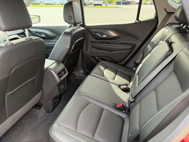 Used 2023 GMC Terrain SLT image 15