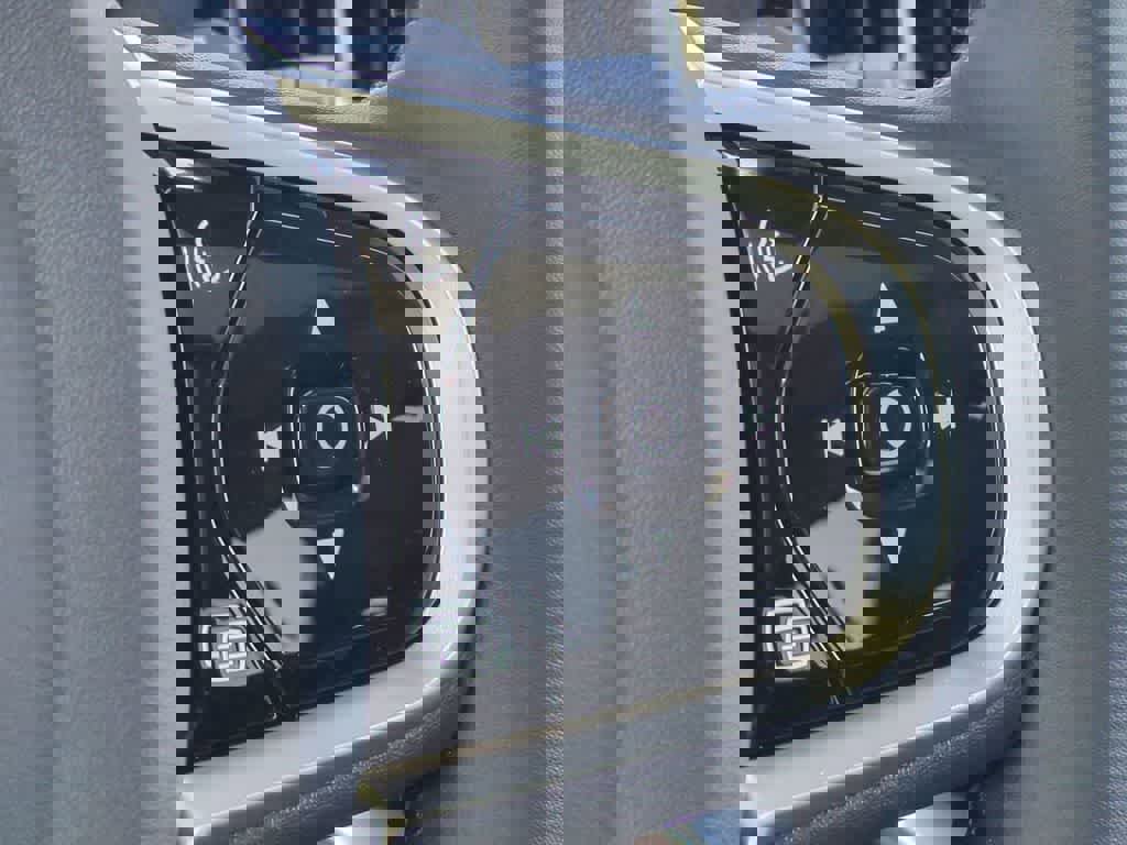 Used 2026 Volvo XC90 B6 Plus w/ Protection Package Premier image 24